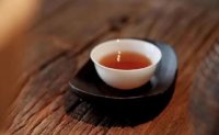 茶杯放下，是為了承接下一杯香茶。